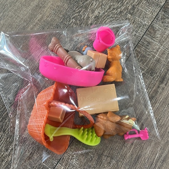 Barbie Pets & More-A variety of Bundled Barbie Item & More accessories a… - Picture 7 of 7